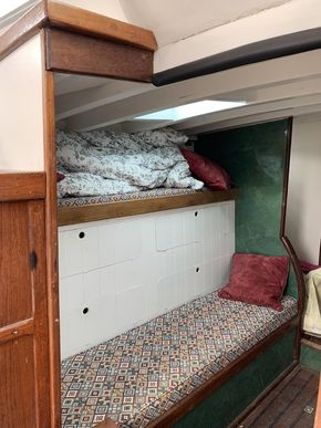 Longe with bunks