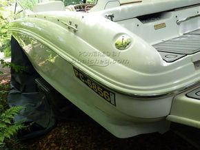 Sea Ray 230 Overnighter Motor Boat - Hull Close Up