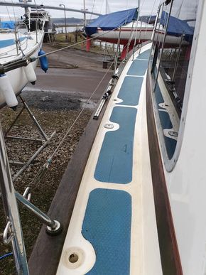 Port deck