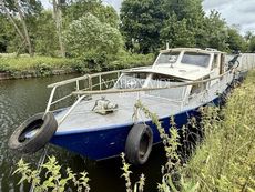 36ft by 9ft 6' Dutch Barge