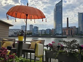 Unique Houseboat Exclusive Thames Mooring  - Flybridge Seating