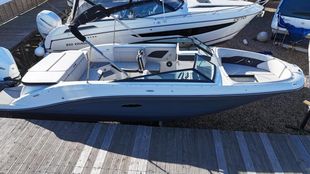 2023 Sea Ray 230 SPOe Outboard