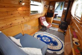 Saloon forward