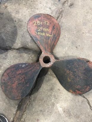 RH, 28″ x 32″, 3 Blade Steel Propeller, 2″ Bore
