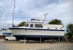 Trader 41 Flybridge - Main Photo