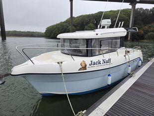 2016 Arvor 810