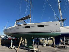 2014 Beneteau Oceanis 35