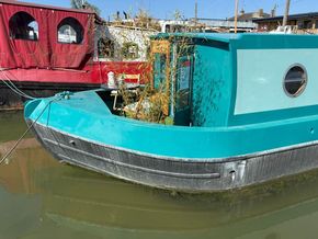 Crafted Boats 45 wide beam  - Bow