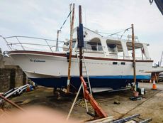CORVETTE 32 CLASSIQUE - trawler yacht, twin Volvos   &pound;45000