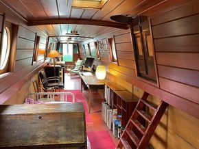 Narrowboat 65ft with London mooring  - Interior