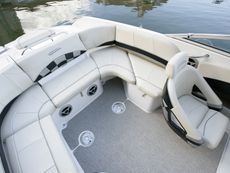 Campion Chase 650i Sport Cabin - Seating