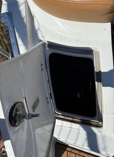 2023 Crownline E235XS