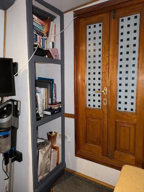 Shelves/Storage