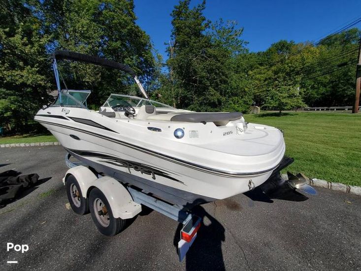 2011 Sea Ray 205 sport