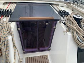 Dufour 460 Grand Large - Companionway