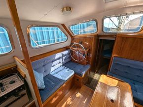 Trident Marine Voyager 38 