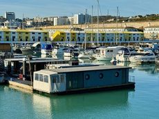 Waterlodge Oasis 6 "Amor Fati"