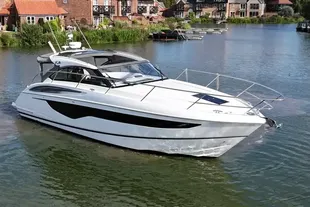 2017 Princess V40