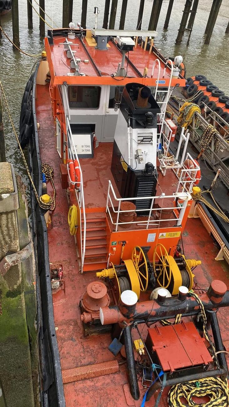 WELL MAINTAINED SINGLE SCREW TUG FOR SALE