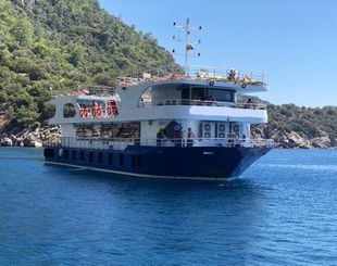 GLASS BOTTOM BOAT / DAY CRUISER