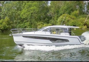 2023 Sealine International C335