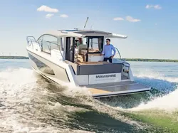 2027 Sealine C335