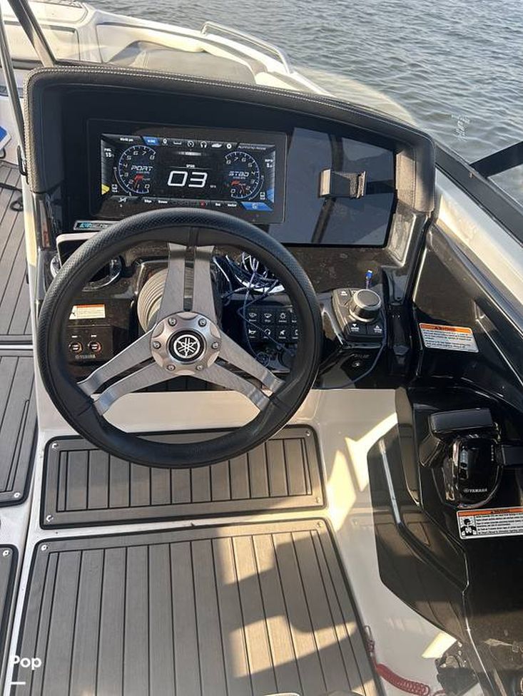 2018 Yamaha 242 limited se