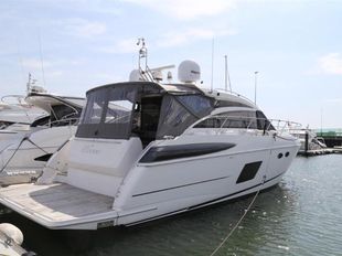 2015 Princess V52