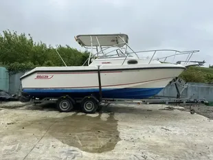 1999 Boston Whaler 23 Conquest
