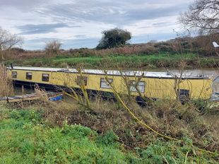 Narrowboat 65 (available)