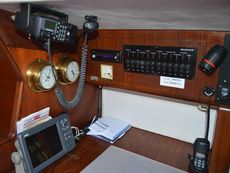 1982 Oyster 37