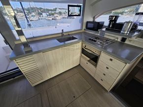 Leopard 40  - Galley