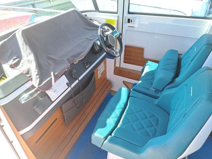 2022 Axopar 28 Cabin