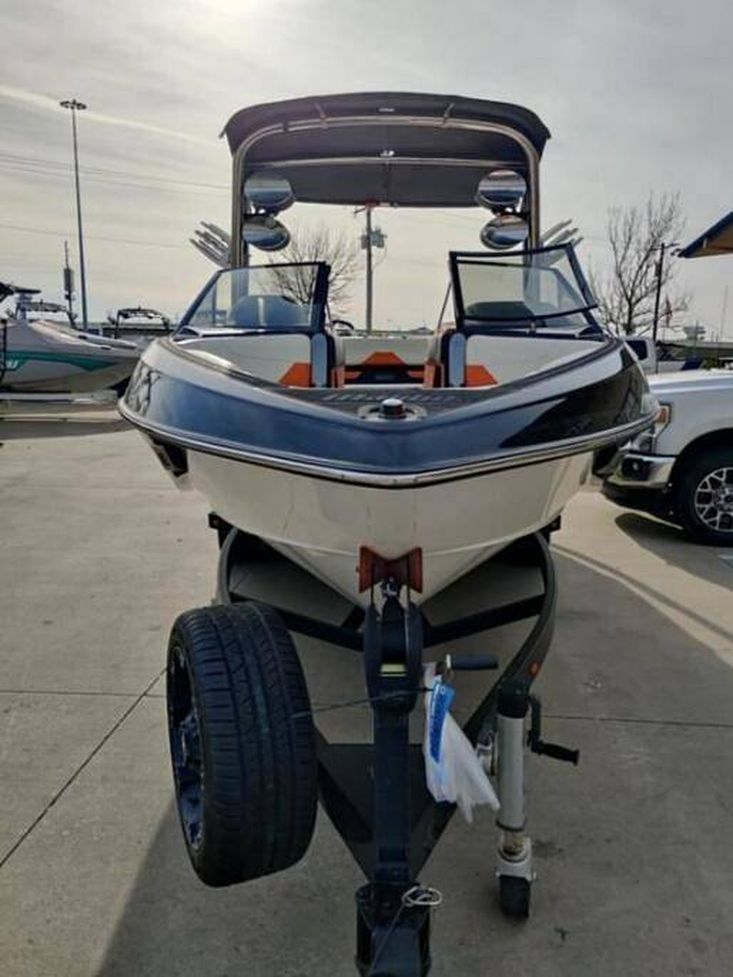 2014 Malibu 23 lsv