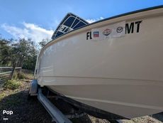 2004 Boston Whaler 240 Outrage
