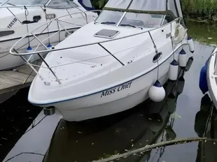 2004 Sealine S23