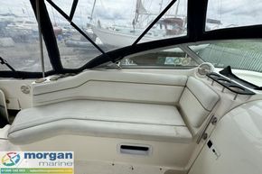 Rinker-Fiesta-Vee-250-lounger