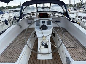 2011 Bavaria 36 Cruiser  15