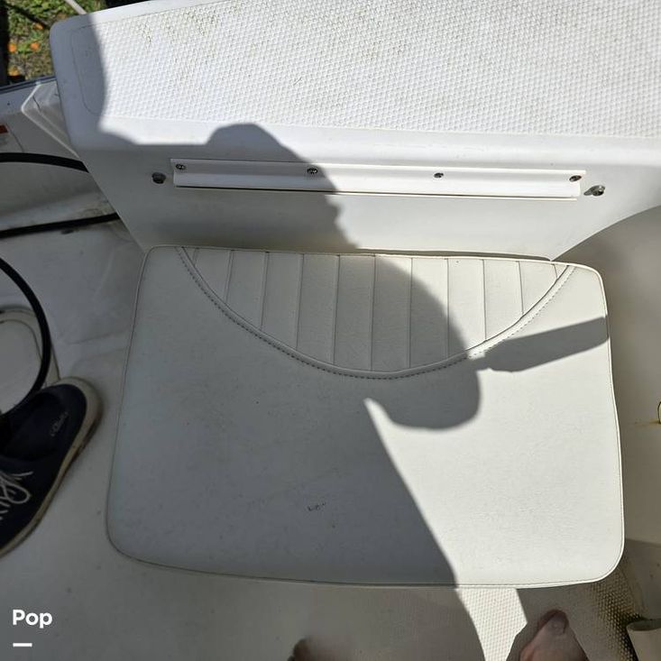 2006 Mako 204 center console