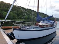HILLYARD 9 TON 33' OF CLASSIC YACHT &pound;14750 recent engine
