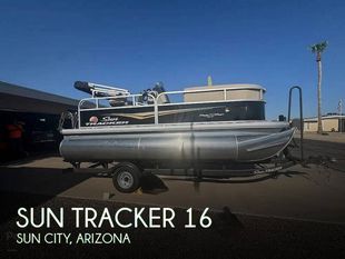 2025 Sun Tracker Party Barge 16