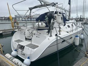 2010 Hunter Legend 41 Deck Saloon 6