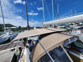Jeanneau Sun Odyssey 42 DS  - Bimini