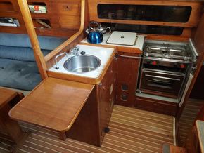 Moody 31 MkII  - Galley