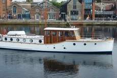 Luke Gaff Gentleman's Motor Yacht