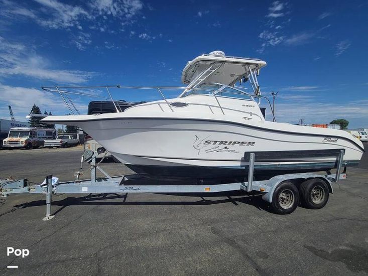 2004 Seaswirl 2301 striper