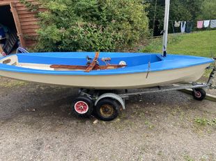 SOLO SAILING DINGHY
