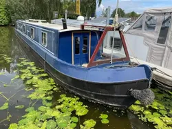 East West Marine 57ft Cruiser Stern