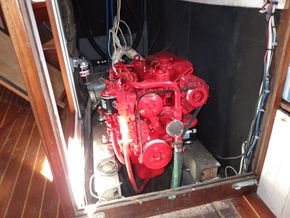 Westerly 33 Sailing Yacht - Engine