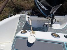2004 Boston Whaler 240 Outrage